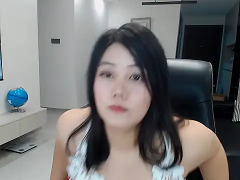 Feifei123521 online show from April 18, 2026, 6:27 am