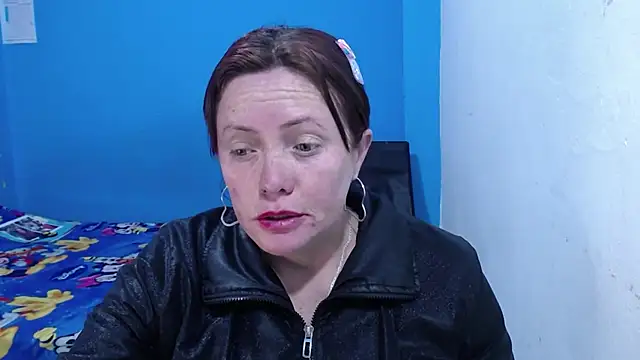 carolinhe26 online show from July 9, 2026, 4:35 am