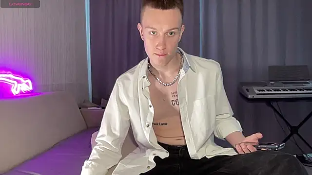 Snapshot of Travis_Gracile chatting on May 30, 2026, 8:09 am Travis Gracile online show from May 30, 2026, 8:09 am