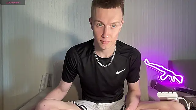 Snapshot of Travis_Gracile chatting on June 6, 2026, 8:08 am Travis Gracile online show from June 6, 2026, 8:08 am