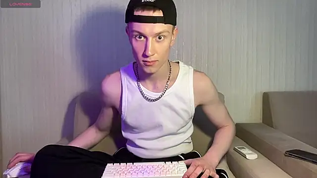 Snapshot of Travis_Gracile chatting on May 5, 2026, 10:29 am Travis Gracile online show from May 5, 2026, 10:29 am