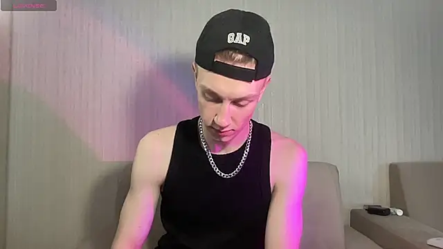 Snapshot of Travis_Gracile chatting on April 24, 2026, 9:33 am Travis Gracile online show from April 24, 2026, 9:33 am