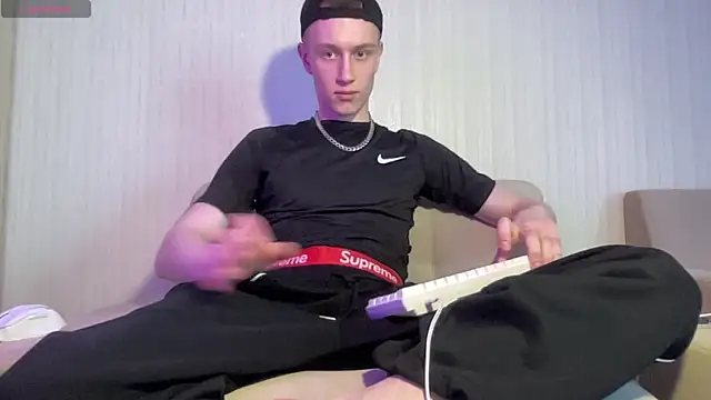 Snapshot of Travis_Gracile chatting on April 30, 2026, 8:21 am Travis Gracile online show from April 30, 2026, 8:21 am