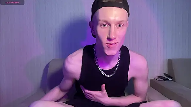 Snapshot of Travis_Gracile chatting on April 21, 2026, 9:16 am Travis Gracile online show from April 21, 2026, 9:16 am