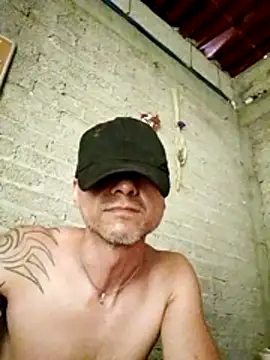 Snapshot of PeytonSlambottom chatting on May 8, 2026, 6:01 pm PeytonSlambottom online show from May 8, 2026, 6:01 pm