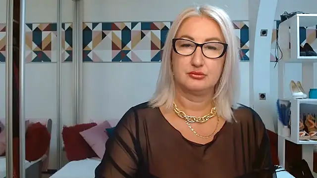 Snapshot of DianaFrances chatting on July 17, 2026, 8:39 pm DianaFrances online show from July 17, 2026, 8:39 pm