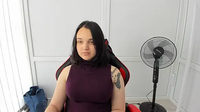 Snapshot of Caroline_cutte chatting on June 16, 2026, 6:57 am Caroline cutte online show from June 16, 2026, 6:57 am
