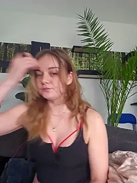 AliceLiddle  online show from April 14, 2026, 8:41 am