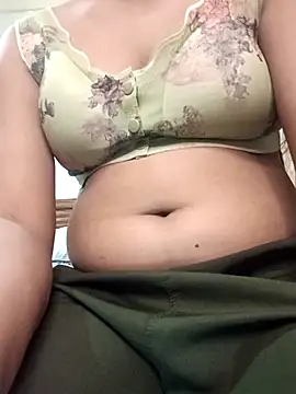 dearmona00 online show from June 25, 2026, 6:57 pm