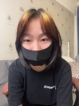 Snapshot of YouYou-999 chatting on April 10, 2026, 11:50 am YouYou-999 online show from April 10, 2026, 11:50 am