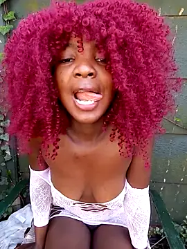 Snapshot of PetiteEbonyBabe_ chatting on May 4, 2026, 7:22 am PetiteEbonyBabe online show from May 4, 2026, 7:22 am