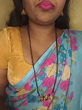 Snapshot of ur_love_kannada1 chatting on June 6, 2026, 7:19 pm ur love kannada1 online show from June 6, 2026, 7:19 pm