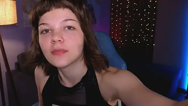 kira naughtly online show from April 28, 2026, 3:49 pm