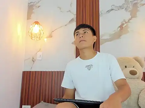 SantiagoCool online show from April 17, 2026, 7:38 pm