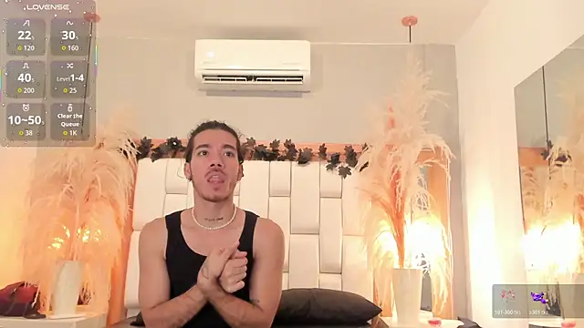 AngeloRoush online show from April 14, 2026, 4:50 am