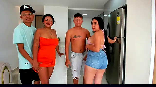 Snapshot of Luxury_pleasure_2 chatting on May 12, 2026, 6:36 pm Luxury pleasure 2 online show from May 12, 2026, 6:36 pm