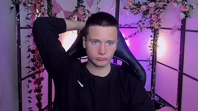 ZackVibe online show from April 13, 2026, 5:33 am