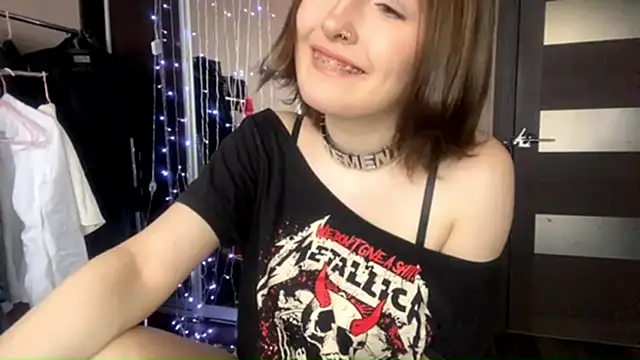 Snapshot of virusDoll chatting on April 28, 2026, 9:35 am virusDoll online show from April 28, 2026, 9:35 am