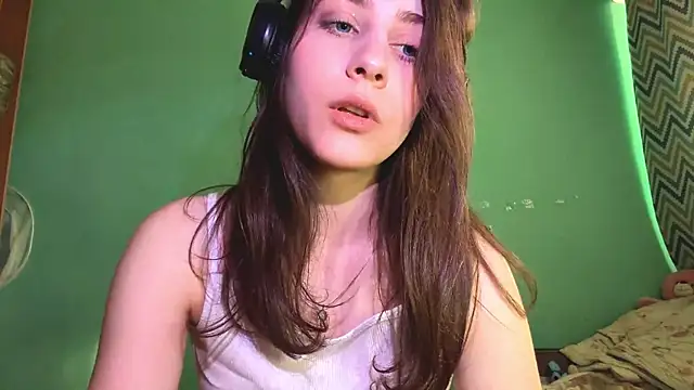 Marywalce online show from April 11, 2026, 1:37 pm