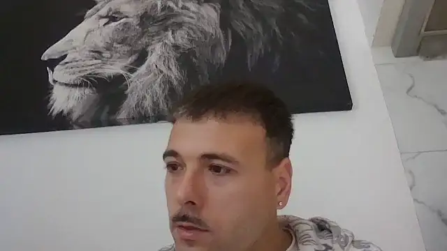 Snapshot of CasalFire chatting on May 1, 2026, 2:55 pm CasalFire online show from May 1, 2026, 2:55 pm