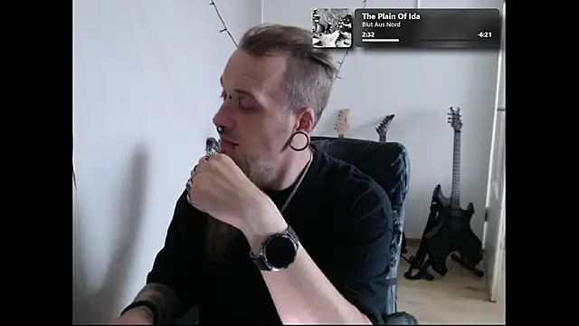 Snapshot of THatRandomMetalHead chatting on July 11, 2026, 10:15 am THatRandomMetalHead online show from July 11, 2026, 10:15 am