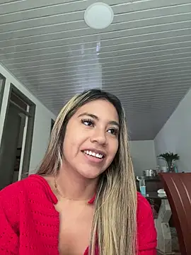 Snapshot of Kimmiebellarie chatting on July 13, 2026, 3:44 pm Kimmiebellarie online show from July 13, 2026, 3:44 pm