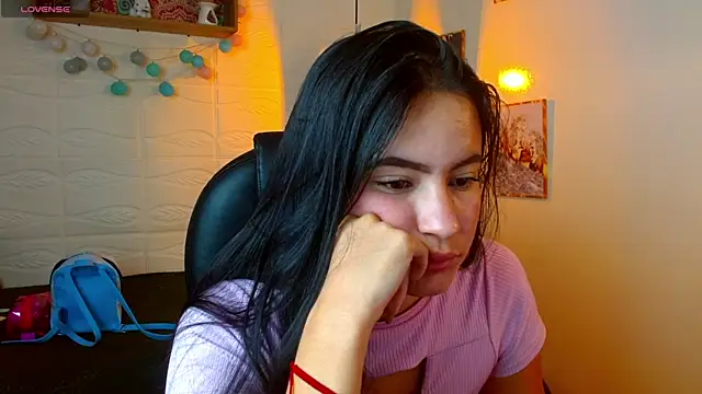 rosaleia  online show from June 5, 2026, 6:52 am