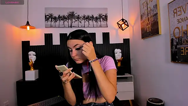 rosaleia  online show from April 15, 2026, 8:20 pm