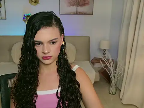 MaraVelvett online show from April 28, 2026, 8:35 pm