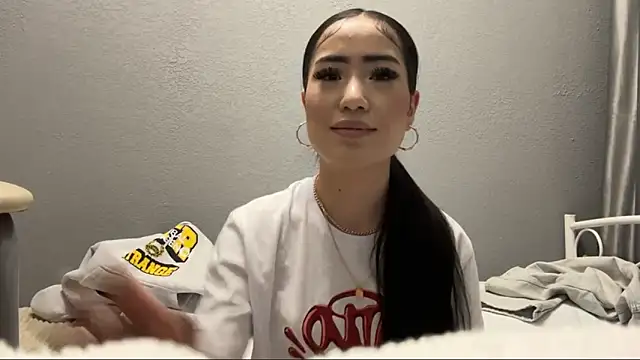 YukkiBones online show from April 18, 2026, 10:54 pm