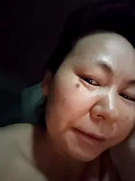 JINsohot online show from April 12, 2026, 3:59 pm