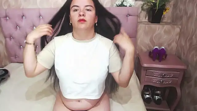 Snapshot of BrittneyFoxx chatting on May 9, 2026, 3:43 am BrittneyFoxx online show from May 9, 2026, 3:43 am