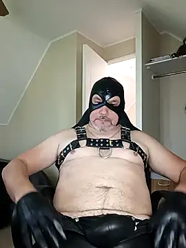 Snapshot of andrexl_eather chatting on April 11, 2026, 3:27 pm andrexl eather online show from April 11, 2026, 3:27 pm