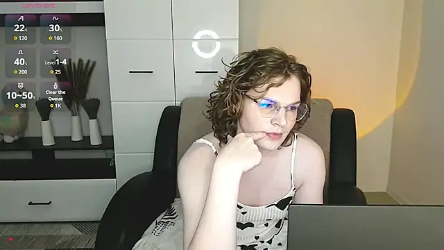 Snapshot of SallySweet_ chatting on July 8, 2026, 8:04 am SallySweet online show from July 8, 2026, 8:04 am