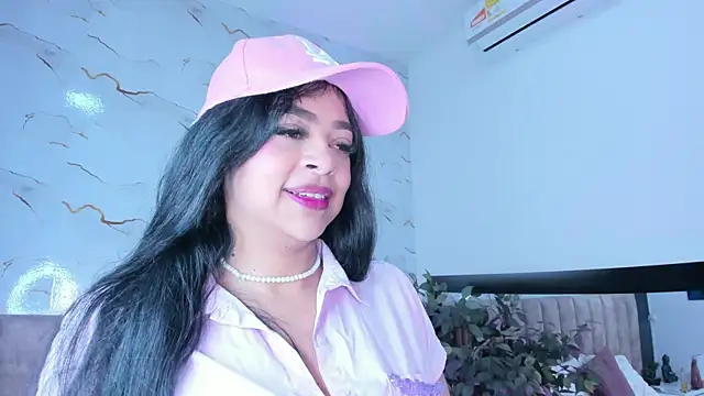 Snapshot of Candicewayne chatting on June 18, 2026, 11:04 am Candicewayne online show from June 18, 2026, 11:04 am