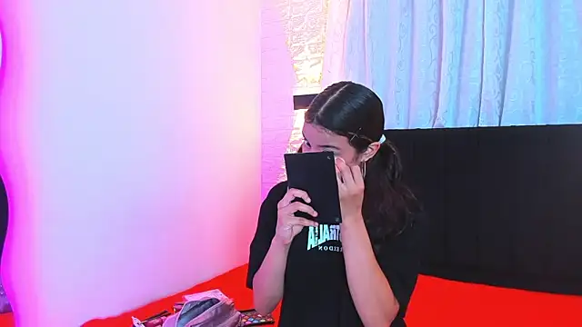 tefi smit online show from April 18, 2026, 6:10 pm