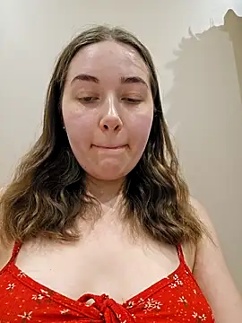 Doris2222 online show from April 18, 2026, 7:58 pm