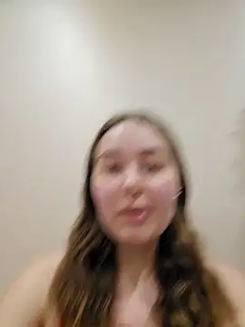 Doris2222 online show from April 18, 2026, 7:18 pm