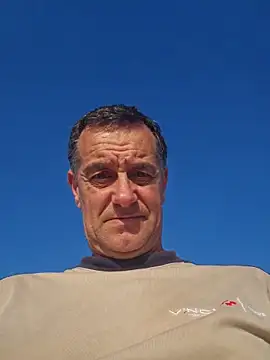 Snapshot of loulouferrari chatting on May 25, 2026, 5:55 pm loulouferrari online show from May 25, 2026, 5:55 pm