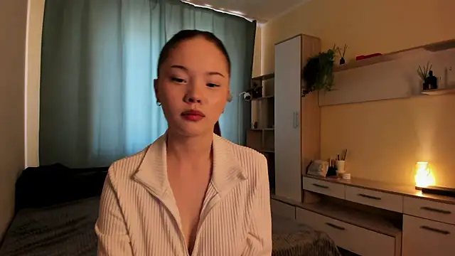 Snapshot of MonyHikaru chatting on April 16, 2026, 8:15 am MonyHikaru online show from April 16, 2026, 8:15 am