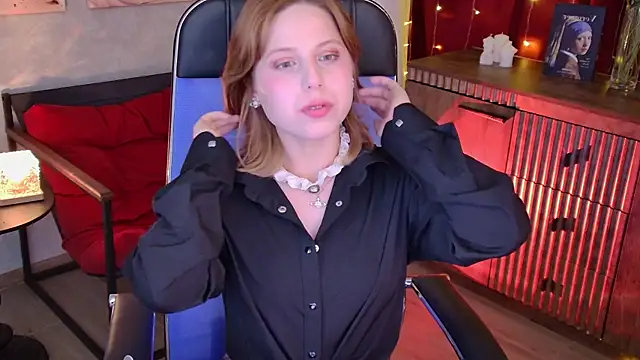 Snapshot of VivienneHebert chatting on June 25, 2026, 12:54 pm VivienneHebert online show from June 25, 2026, 12:54 pm