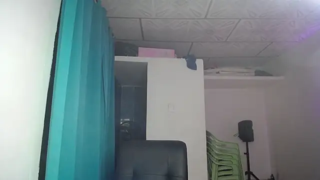 Snapshot of daira2006 chatting on April 14, 2026, 4:28 am daira2006 online show from April 14, 2026, 4:28 am