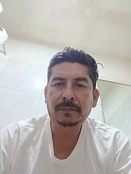 Snapshot of Fys82 chatting on July 9, 2026, 2:56 am Fys82 online show from July 9, 2026, 2:56 am