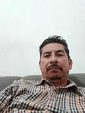 Snapshot of Fys82 chatting on June 3, 2026, 7:51 pm Fys82 online show from June 3, 2026, 7:51 pm