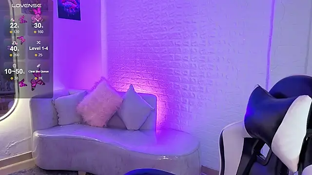 Dahlienne Vianne online show from July 3, 2026, 10:27 pm