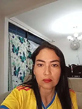 LuluDream online show from June 18, 2026, 12:09 am