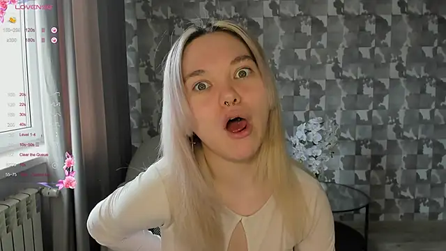 Anna Delon online show from April 19, 2026, 7:09 am