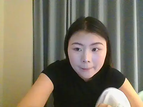 HJW2002 online show from April 14, 2026, 9:47 am