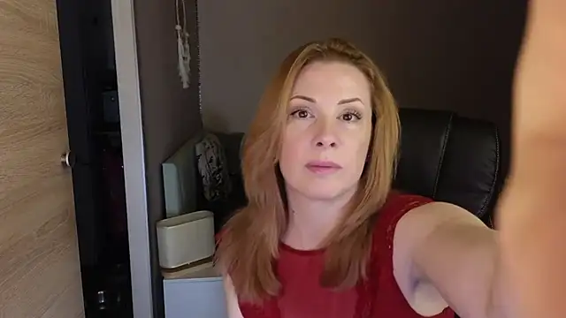 Snapshot of Sharon_Red chatting on February 7, 2026, 6:16 pm Sharon Red online show from February 7, 2026, 6:16 pm