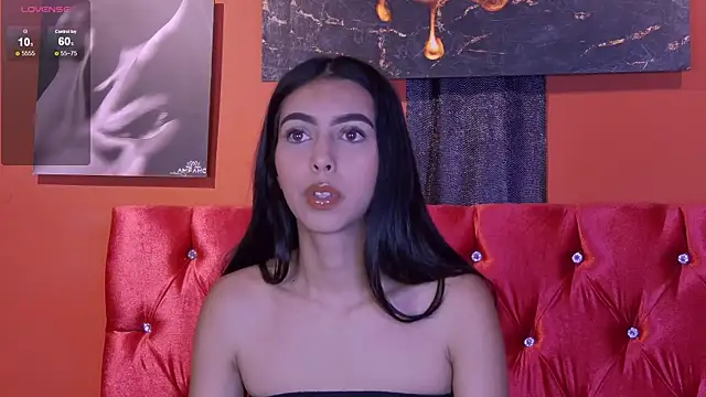 Mia Gloww  online show from May 19, 2026, 9:22 pm
